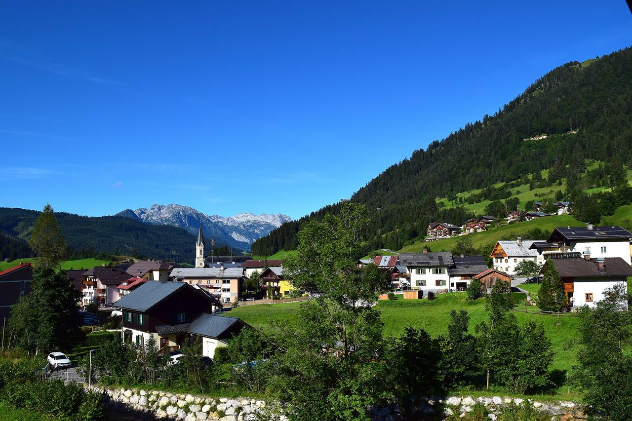 Hotel Kronenhirsch Russbach am Pass Gschütt Esterno foto