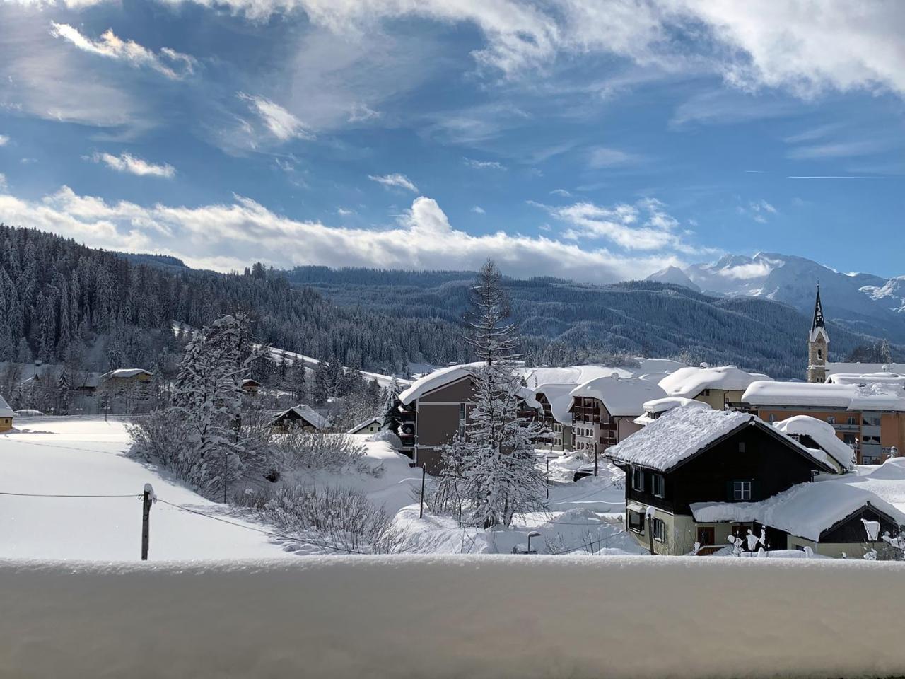 Hotel Kronenhirsch Russbach am Pass Gschütt Esterno foto