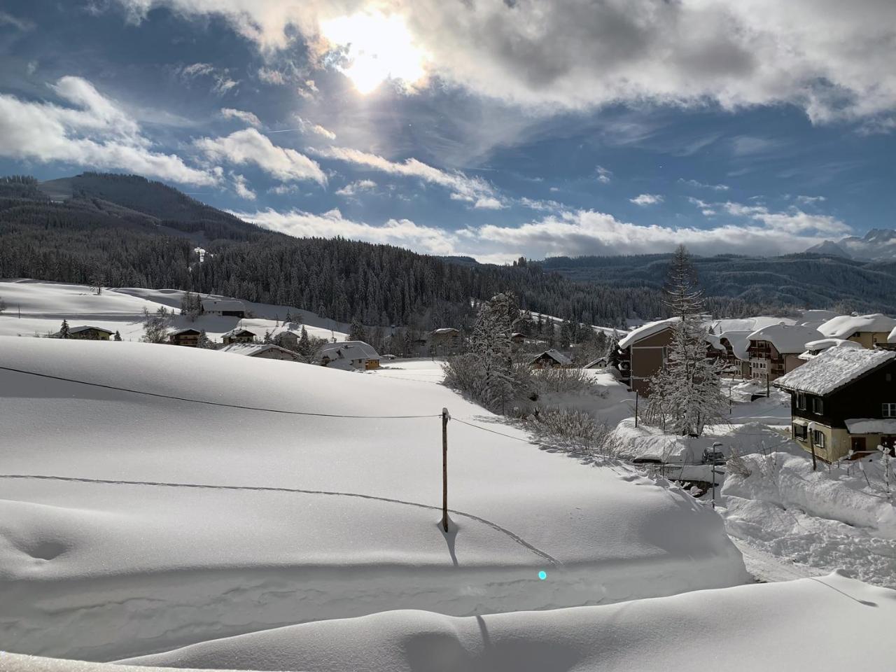 Hotel Kronenhirsch Russbach am Pass Gschütt Esterno foto